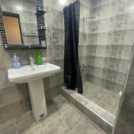 2 Cosy Apartment In Townhouse Near Airport Evn Geghanist  Exterior photo