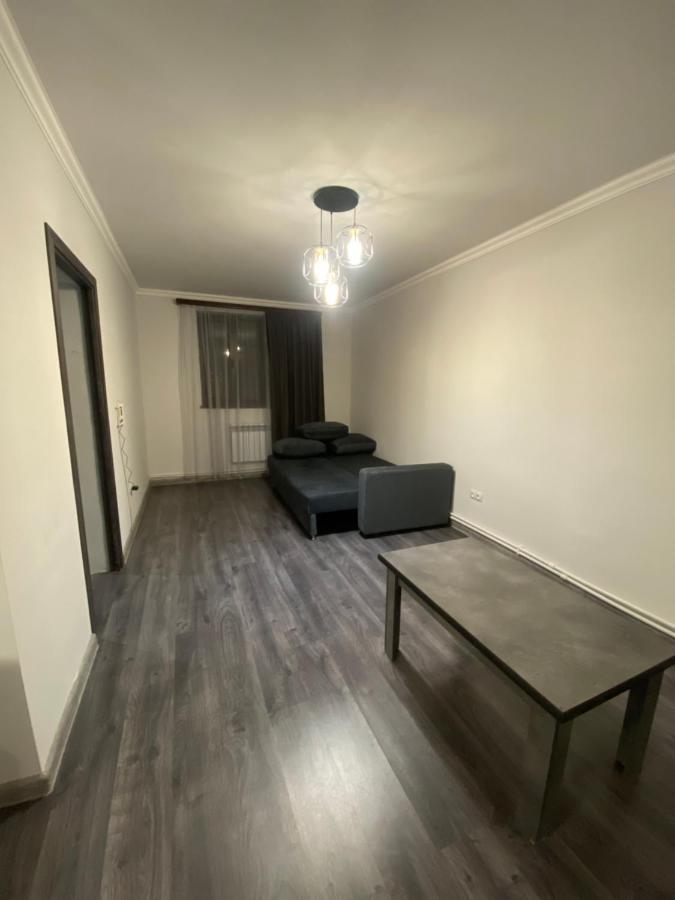 2 Cosy In Townhouse Near Airport Evn